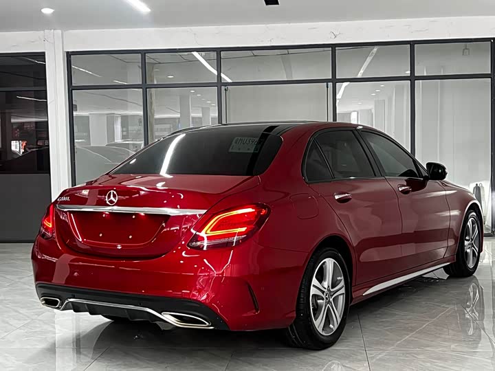 Фото 15 - Mercedes-Benz C-Class