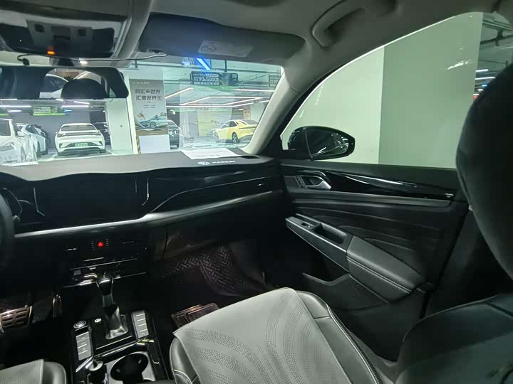 Фото 10 - Volkswagen Passat