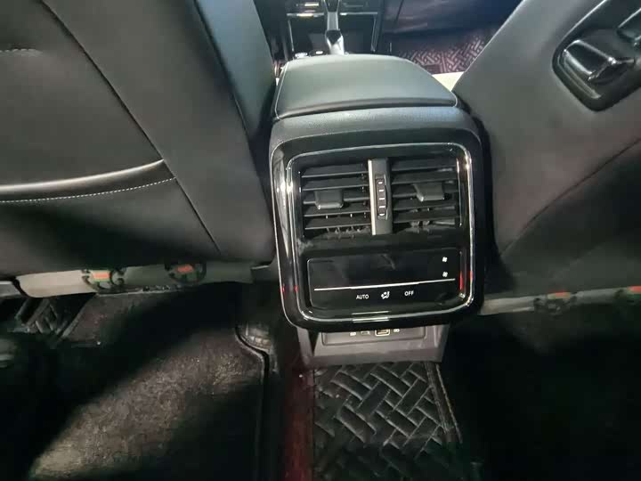 Фото 12 - Volkswagen Passat