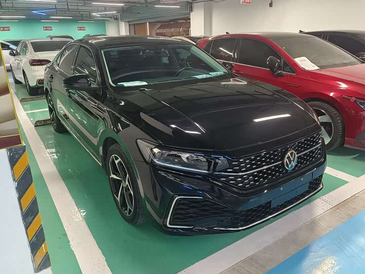 Фото 2 - Volkswagen Passat