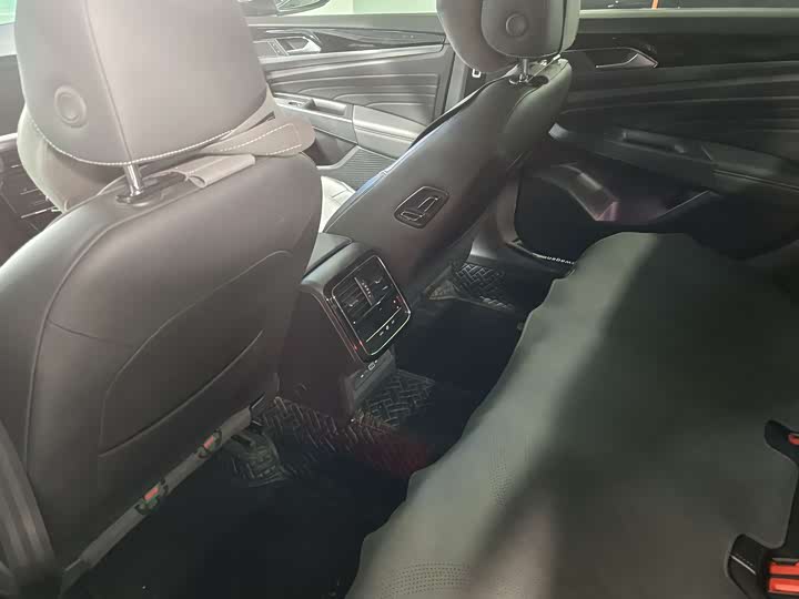 Фото 7 - Volkswagen Passat