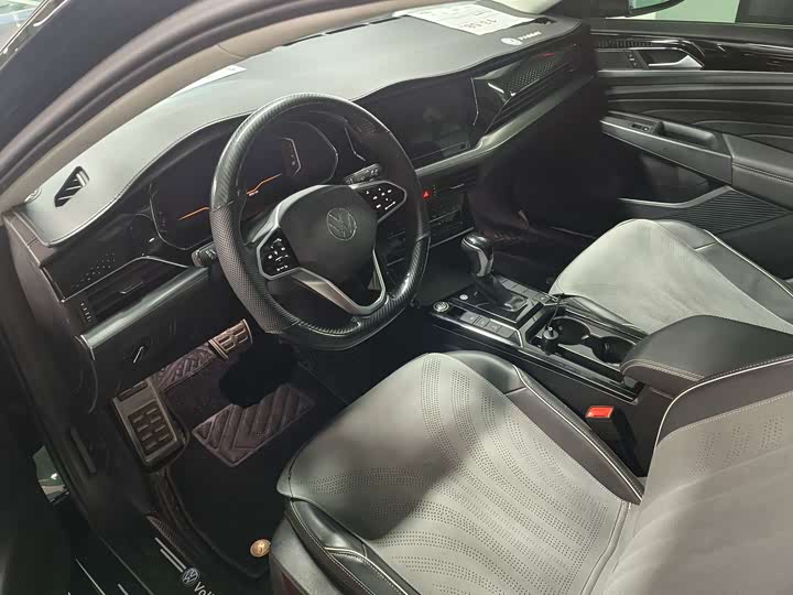 Фото 8 - Volkswagen Passat