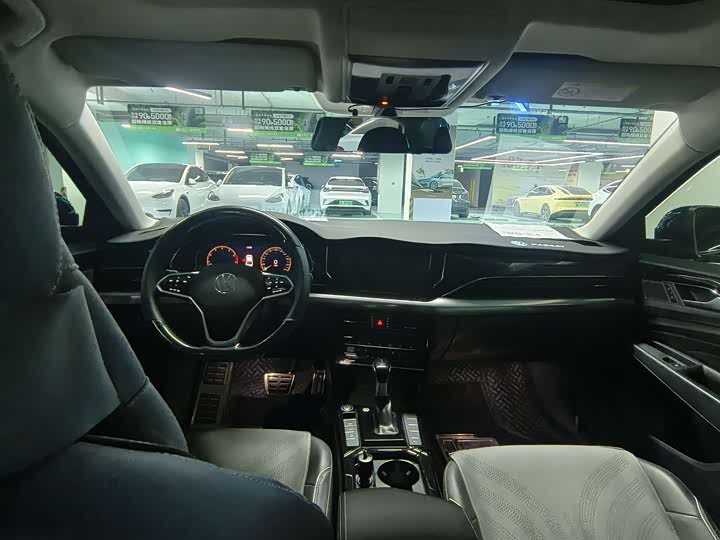 Фото 9 - Volkswagen Passat