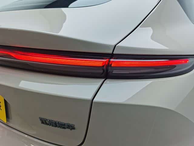 Фото 19 - Nio ET5