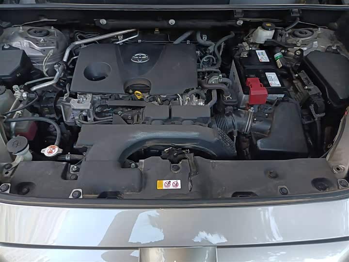 Фото 11 - Toyota RAV4