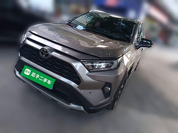 Фото 2 - Toyota RAV4