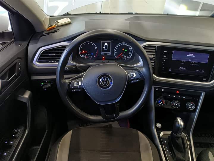 Фото 3 - Volkswagen T-Roc