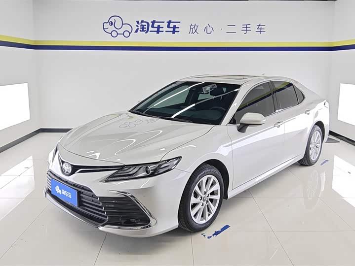 Фото 1 - Toyota Camry