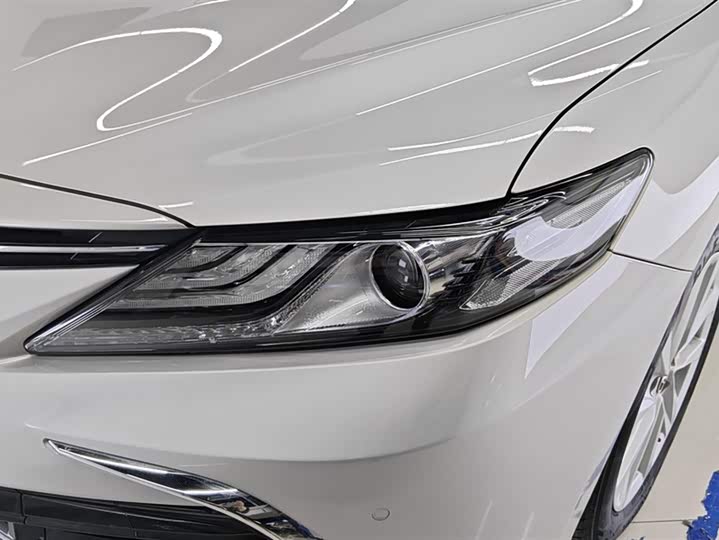 Фото 5 - Toyota Camry