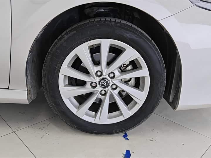 Фото 6 - Toyota Camry