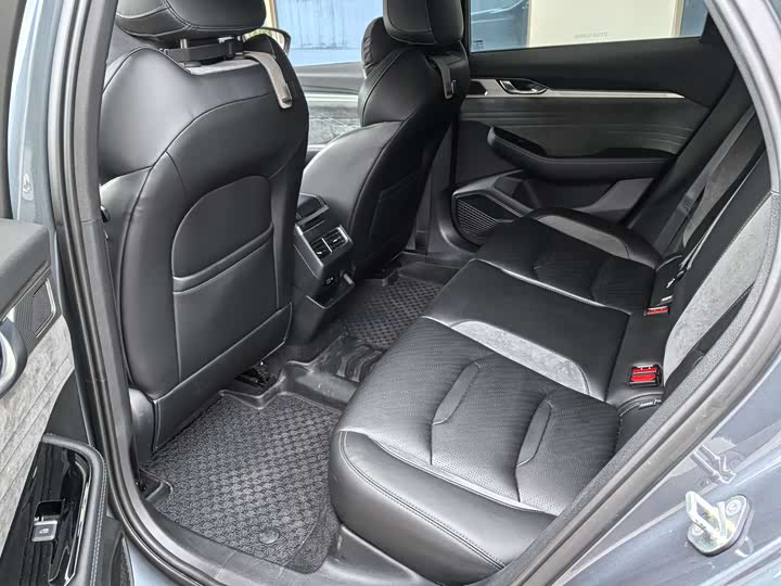 Фото 10 - Geely Preface