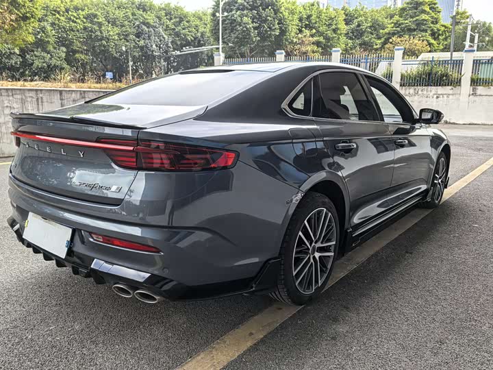 Фото 7 - Geely Preface