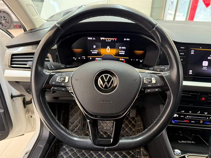 Фото 11 - Volkswagen Lavida