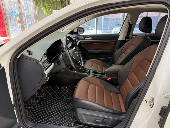 Фото 16 - Volkswagen Lavida