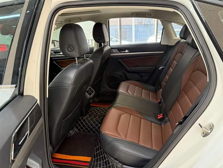 Фото 18 - Volkswagen Lavida