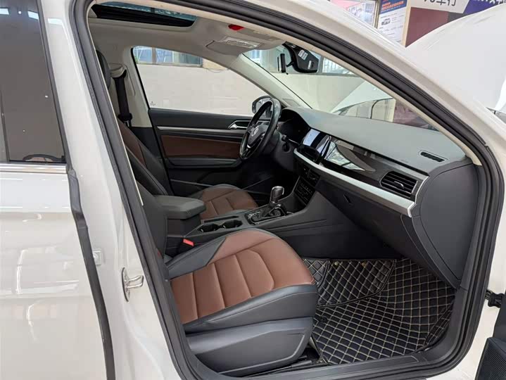 Фото 21 - Volkswagen Lavida