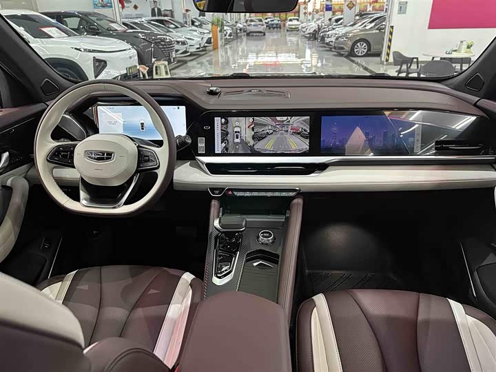 Фото 12 - Geely Monjaro