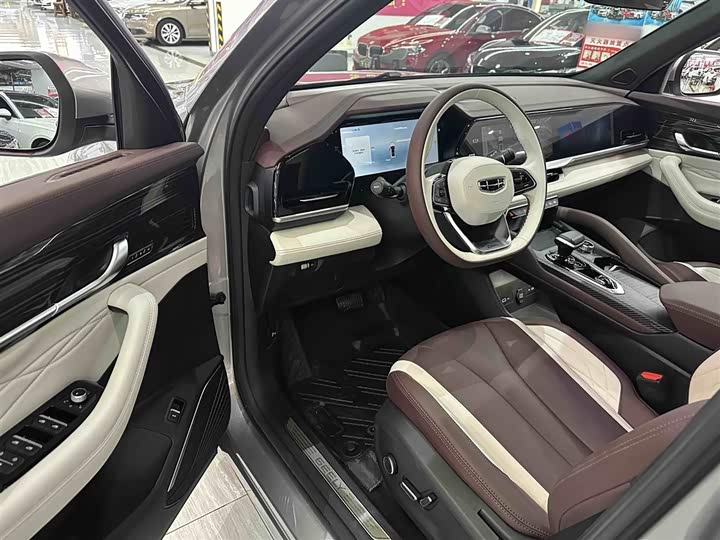 Фото 13 - Geely Monjaro