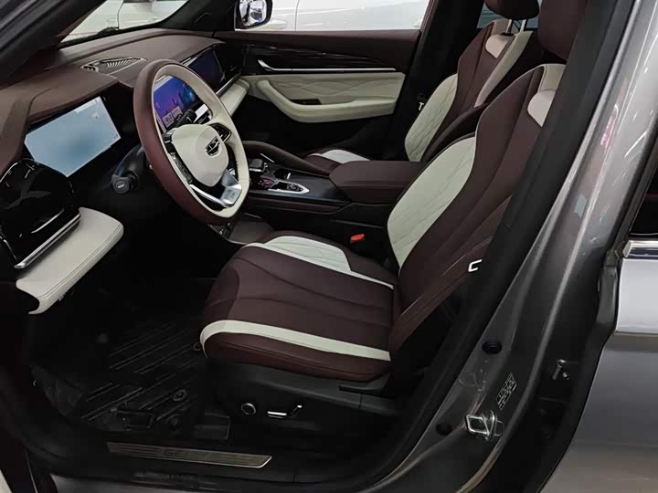 Фото 9 - Geely Monjaro