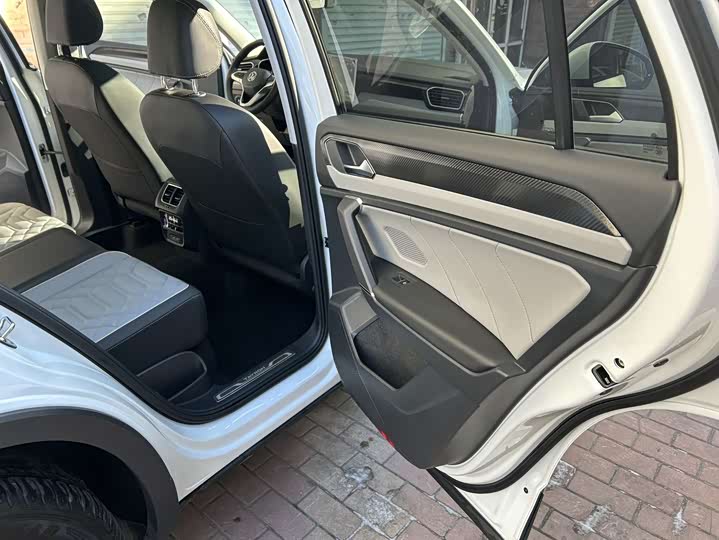 Фото 20 - Volkswagen Tayron