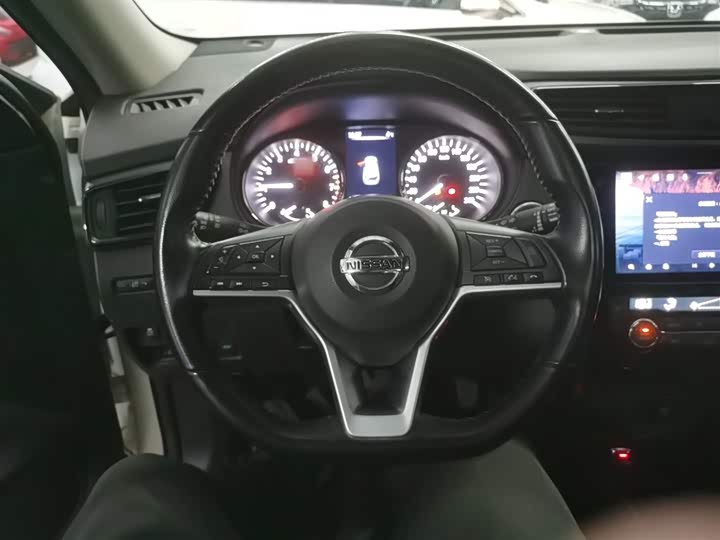 Фото 11 - Nissan X-Trail