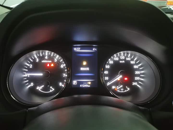 Фото 12 - Nissan X-Trail