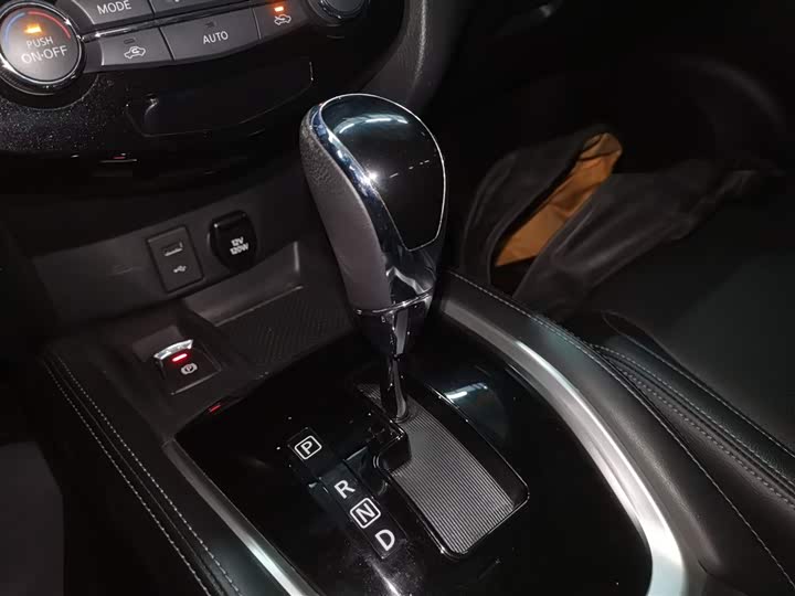 Фото 14 - Nissan X-Trail