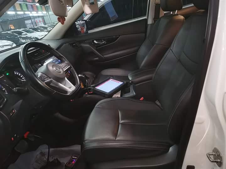 Фото 15 - Nissan X-Trail