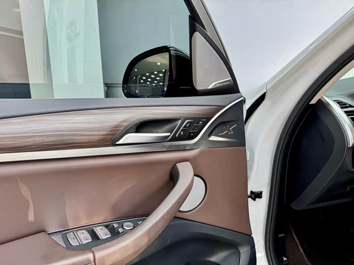 Фото 10 - BMW X3