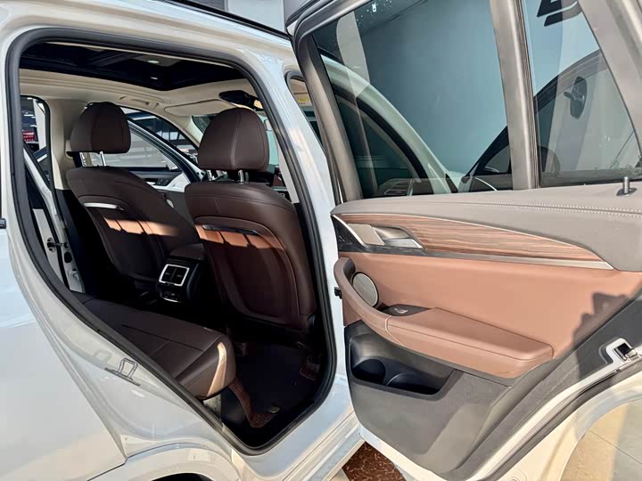 Фото 13 - BMW X3