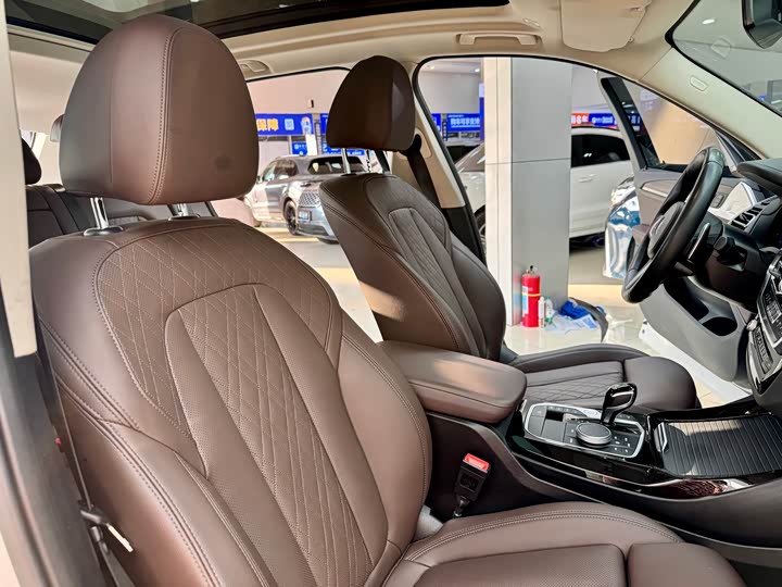 Фото 17 - BMW X3