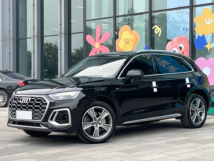 Фото 2 - Audi Q5L