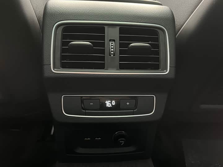 Фото 20 - Audi Q5L