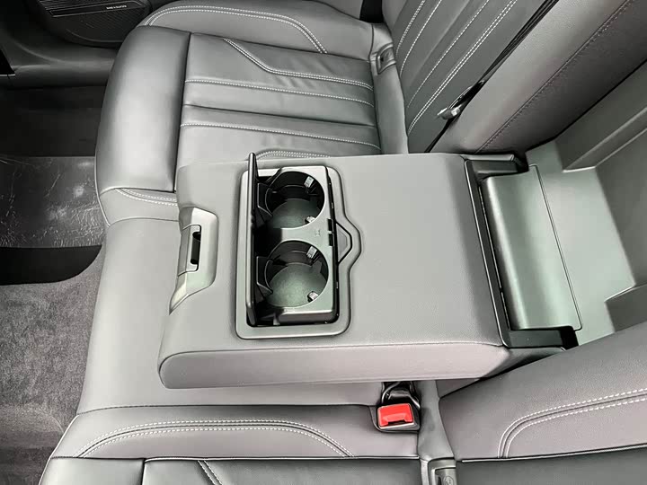 Фото 22 - Audi Q5L