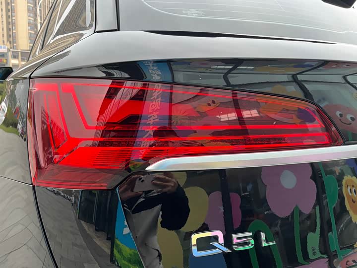 Фото 23 - Audi Q5L