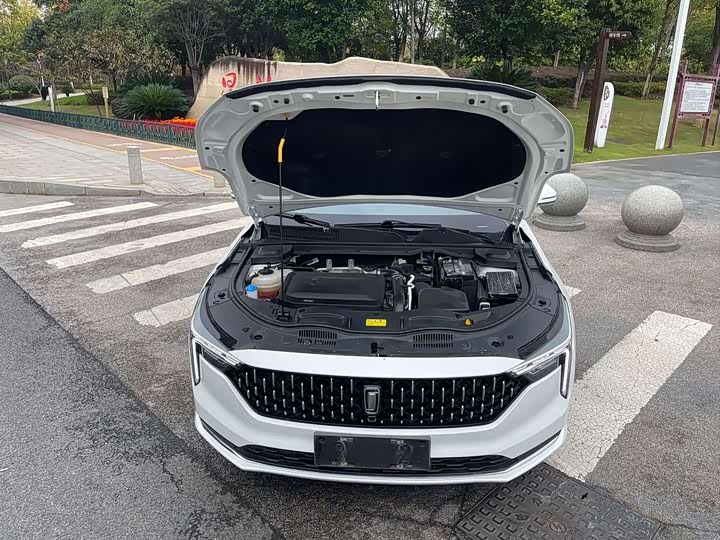 Фото 16 - Bestune B70