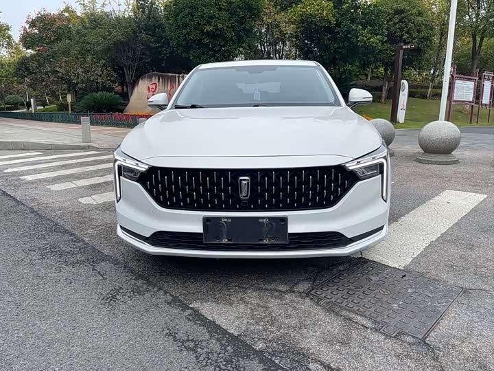 Фото 2 - Bestune B70