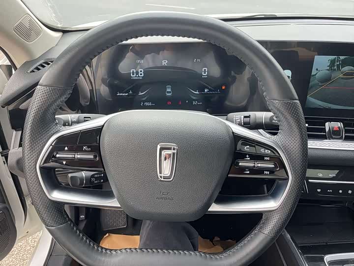 Фото 20 - Bestune B70