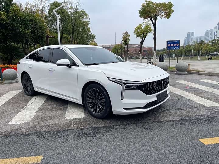 Фото 3 - Bestune B70