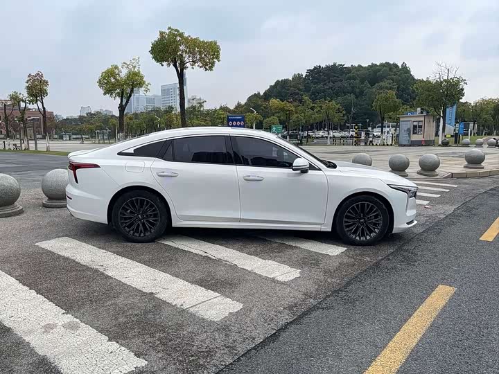 Фото 4 - Bestune B70