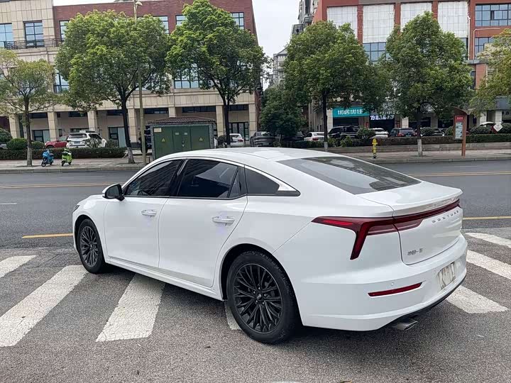 Фото 5 - Bestune B70