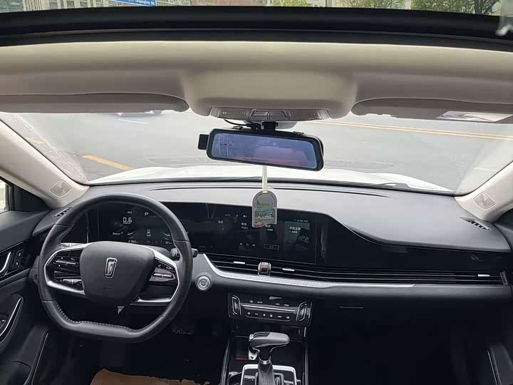 Фото 9 - Bestune B70