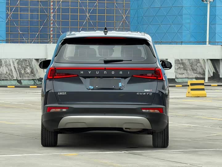 Фото 9 - Hyundai Custo