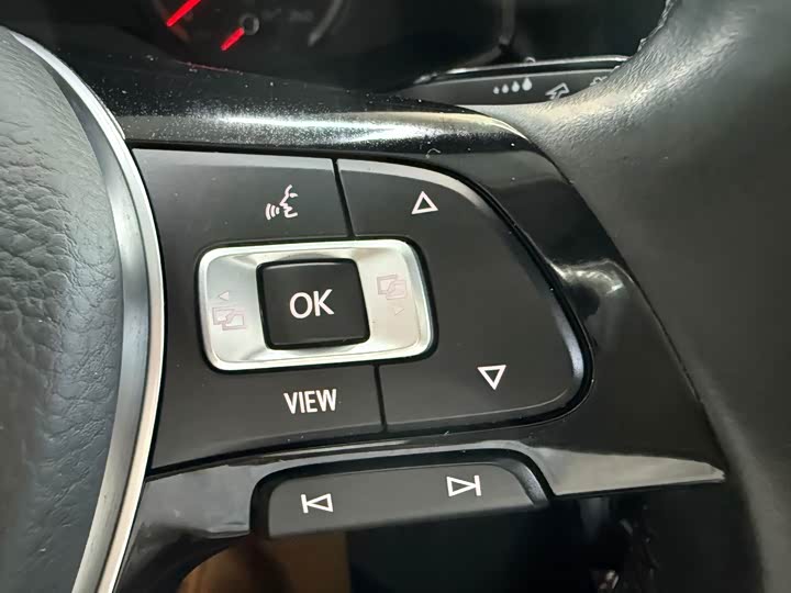 Фото 13 - Volkswagen Tayron