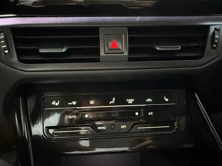 Фото 16 - Volkswagen Tayron