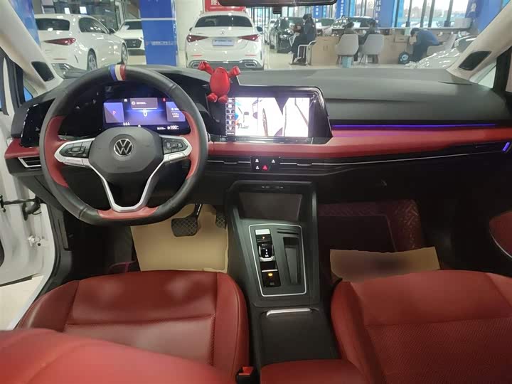 Фото 10 - Volkswagen Golf