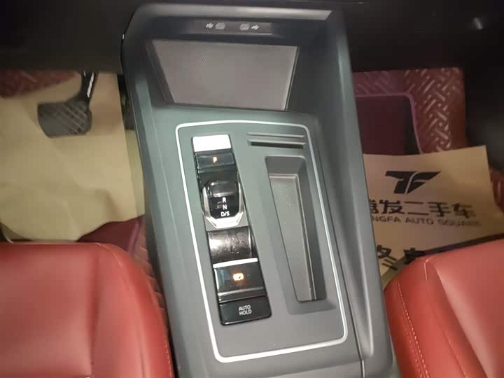 Фото 14 - Volkswagen Golf