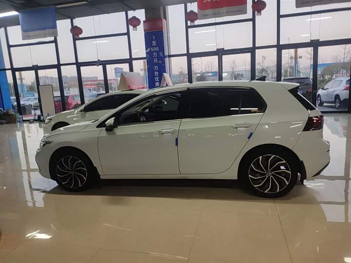 Фото 5 - Volkswagen Golf