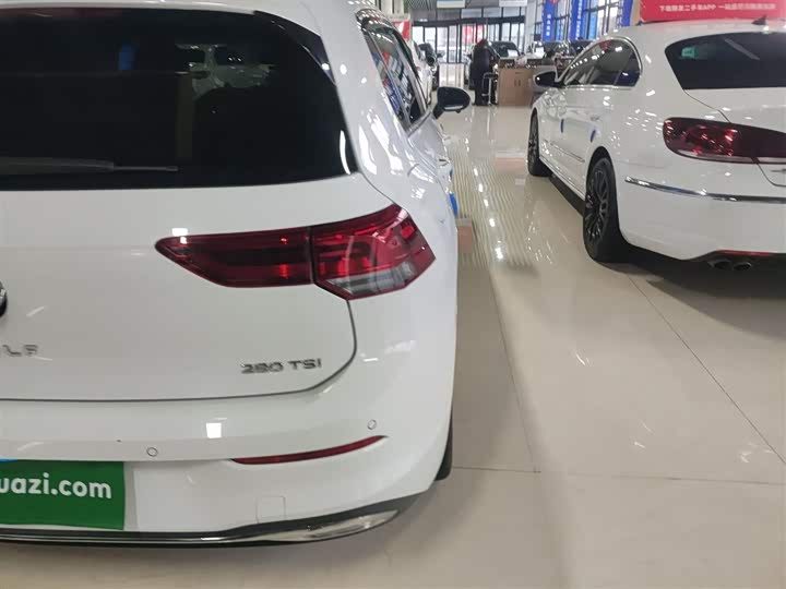 Фото 8 - Volkswagen Golf