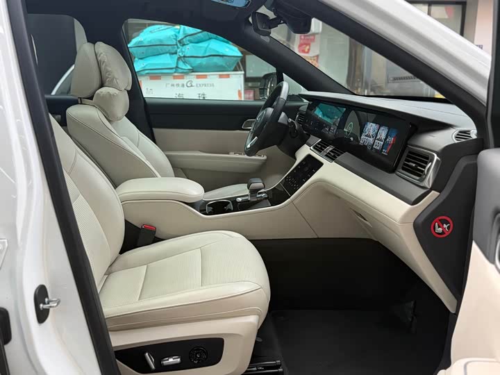 Фото 10 - LiXiang One